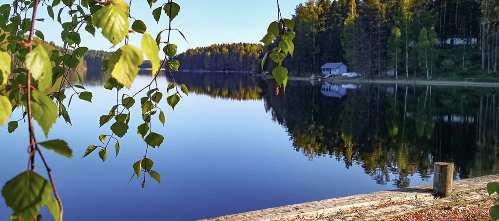 järvimaisema kesällä